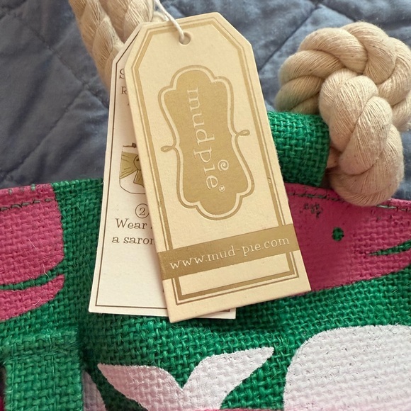 NWT Mud Pie Whale Sarong Along Vibrant Pink and Green Whale Tote Bag - Picture 2 of 8